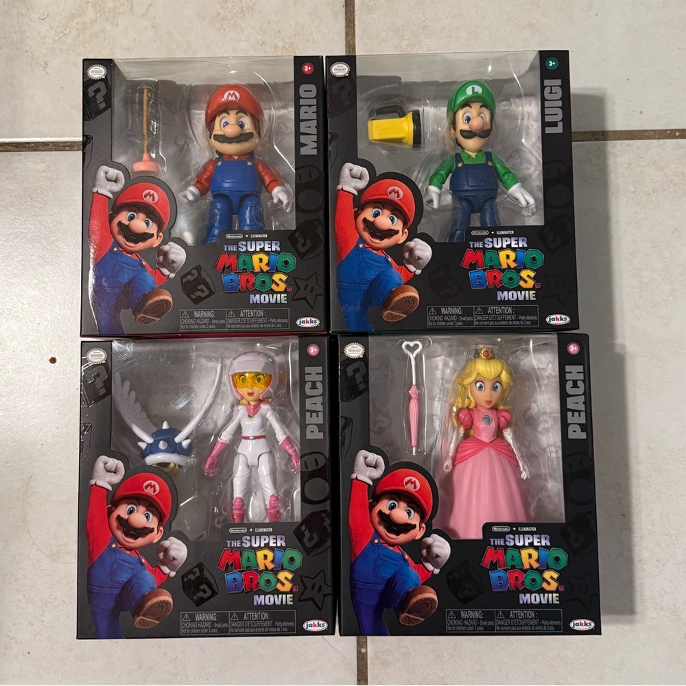 Mario toy collectible figures peach Luigi Nintendo - Picture 2 of 2